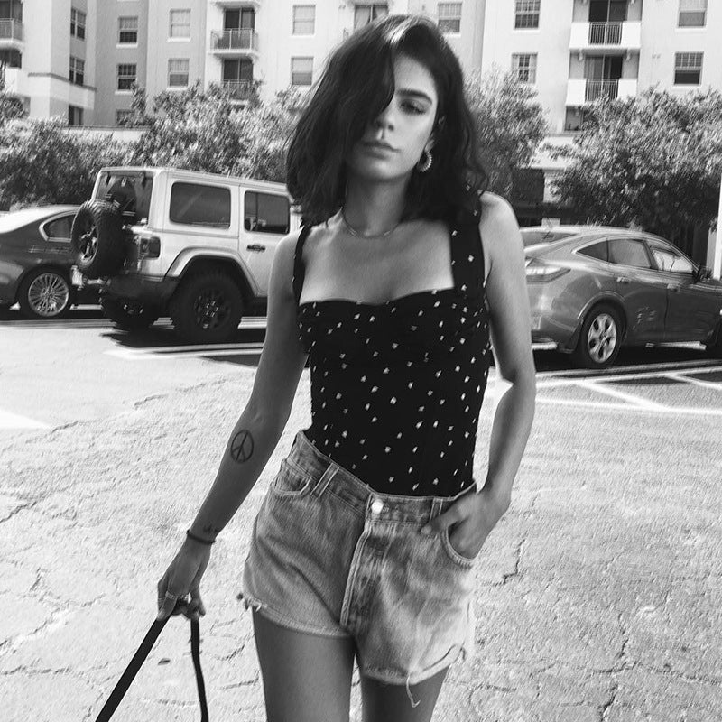 Maeve Dotted Top – Bluză ușoară cu buline jucăușe și croială elegantă