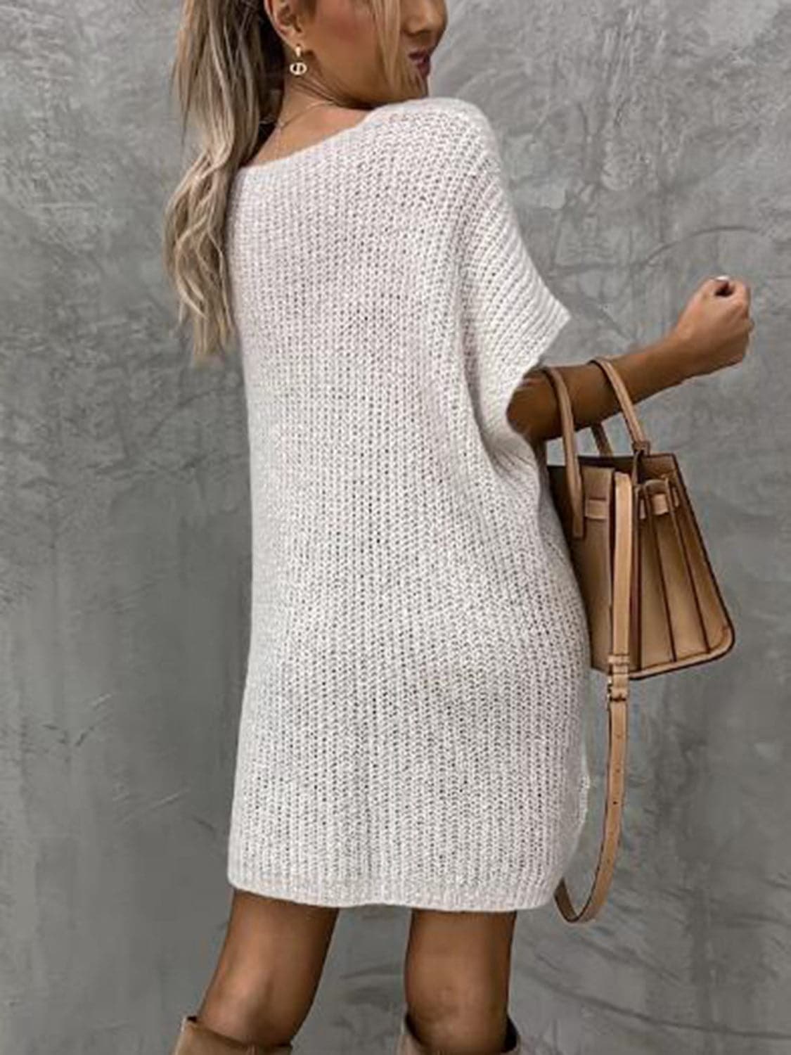 Francesca Robe Tricotée pour Femme – Maille Douce avec Col en V, Coupe Décontractée, Manches Courtes et Poches Avant