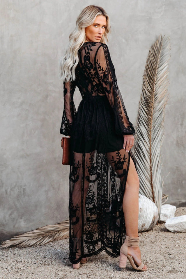 Delilah Robe Longue Femme – Boheme sommerkjole med blonder, dyb V-udskæring og høj slids