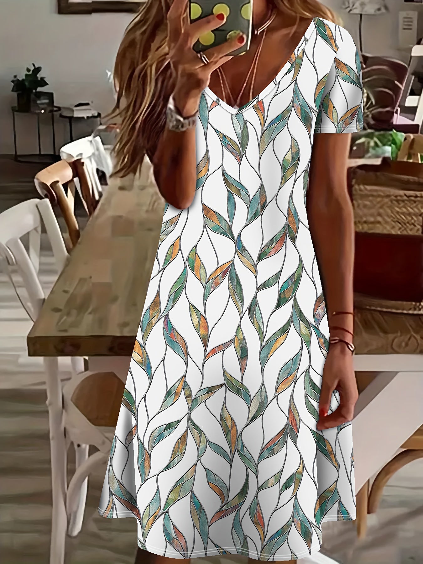 Vestido de Verão Holly para Mulher – Vestido Midi Elegante com Estampa de Folhas e Decote em V