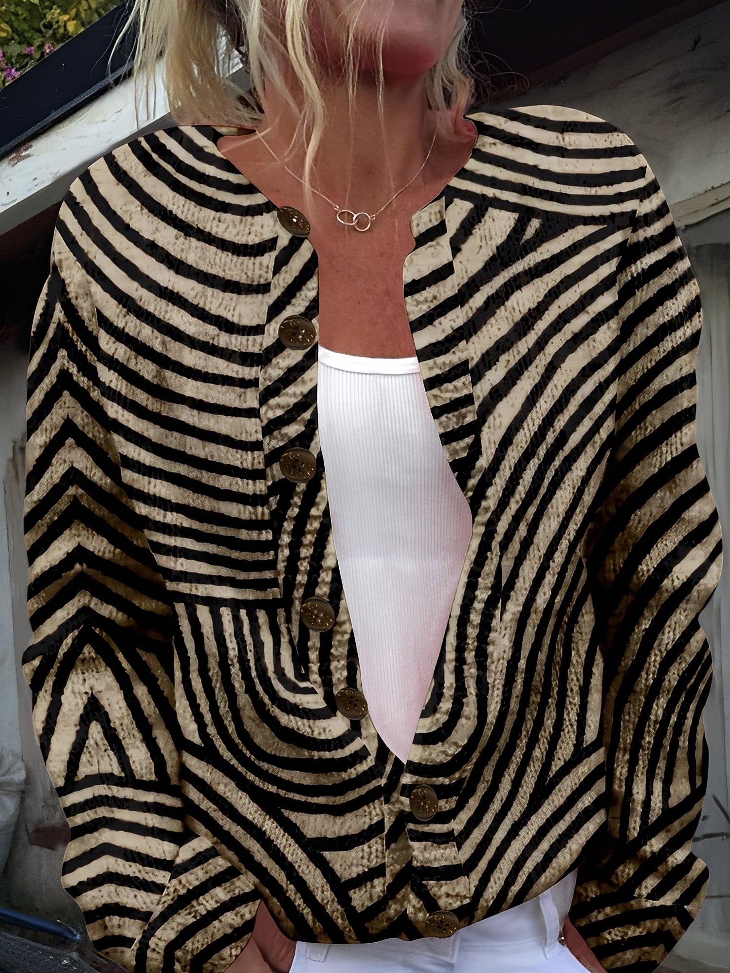 Ember – Cardigã Feminino com Botões – Malha Leve e Suave com Desenho Clássico e Elegante