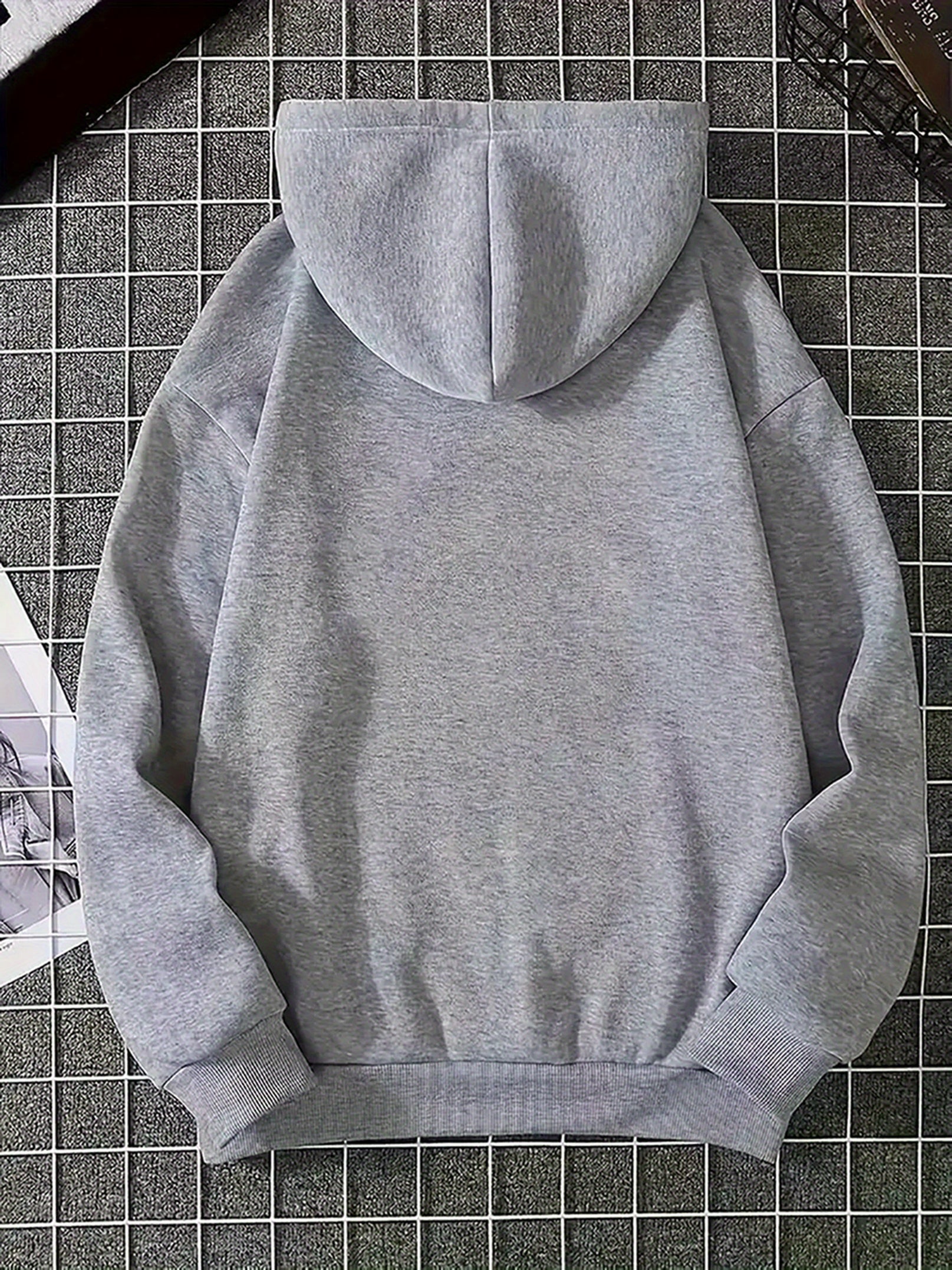 Natalie Naisten Joulupaita – Pehmeää Puuvillaa, Joulutontun ja Lumihiutaleiden Kuvioilla