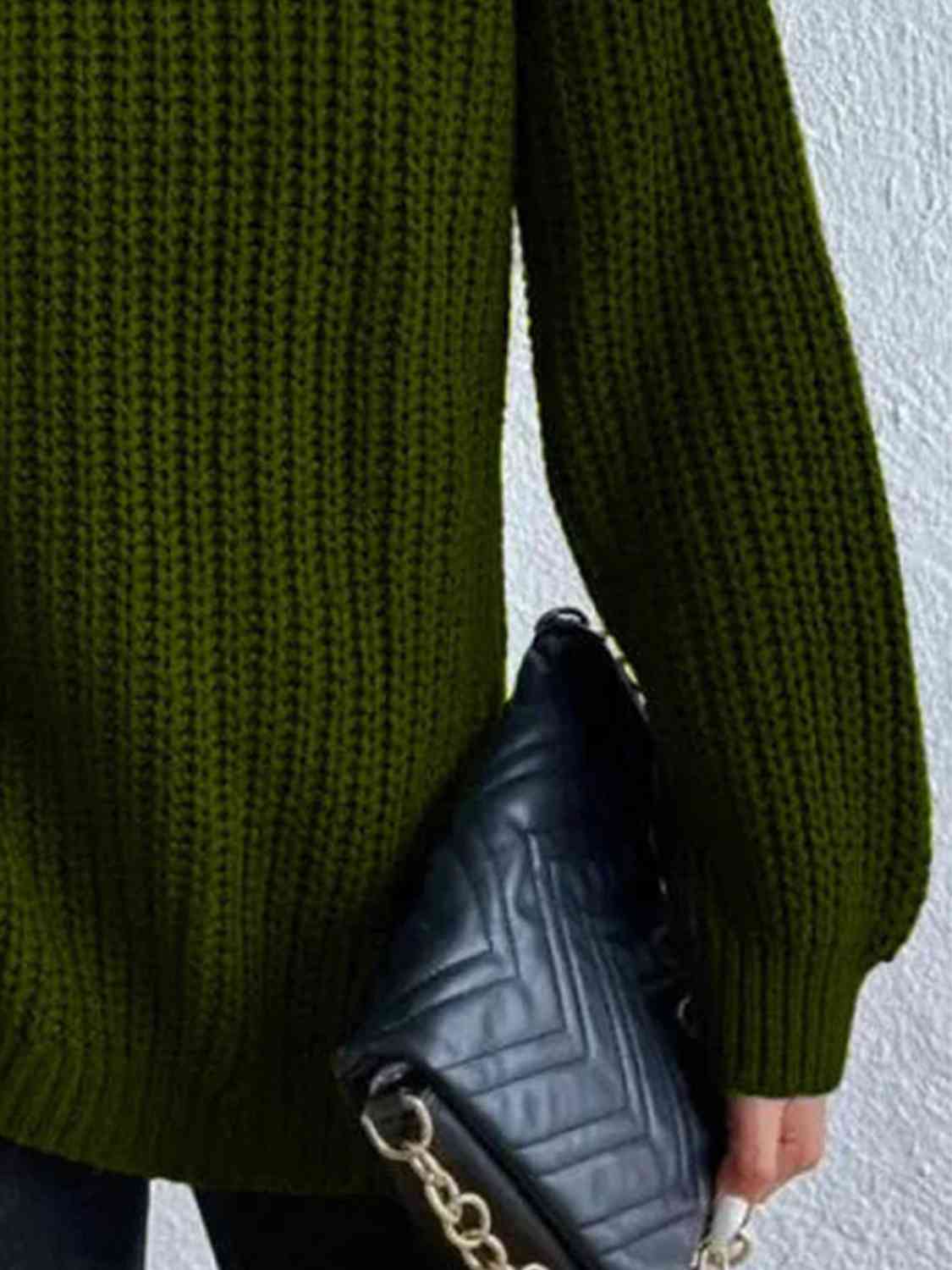 Angela Pull Femme – Pletený rolák s bočním rozparkem, elegantní pro podzim/zimu