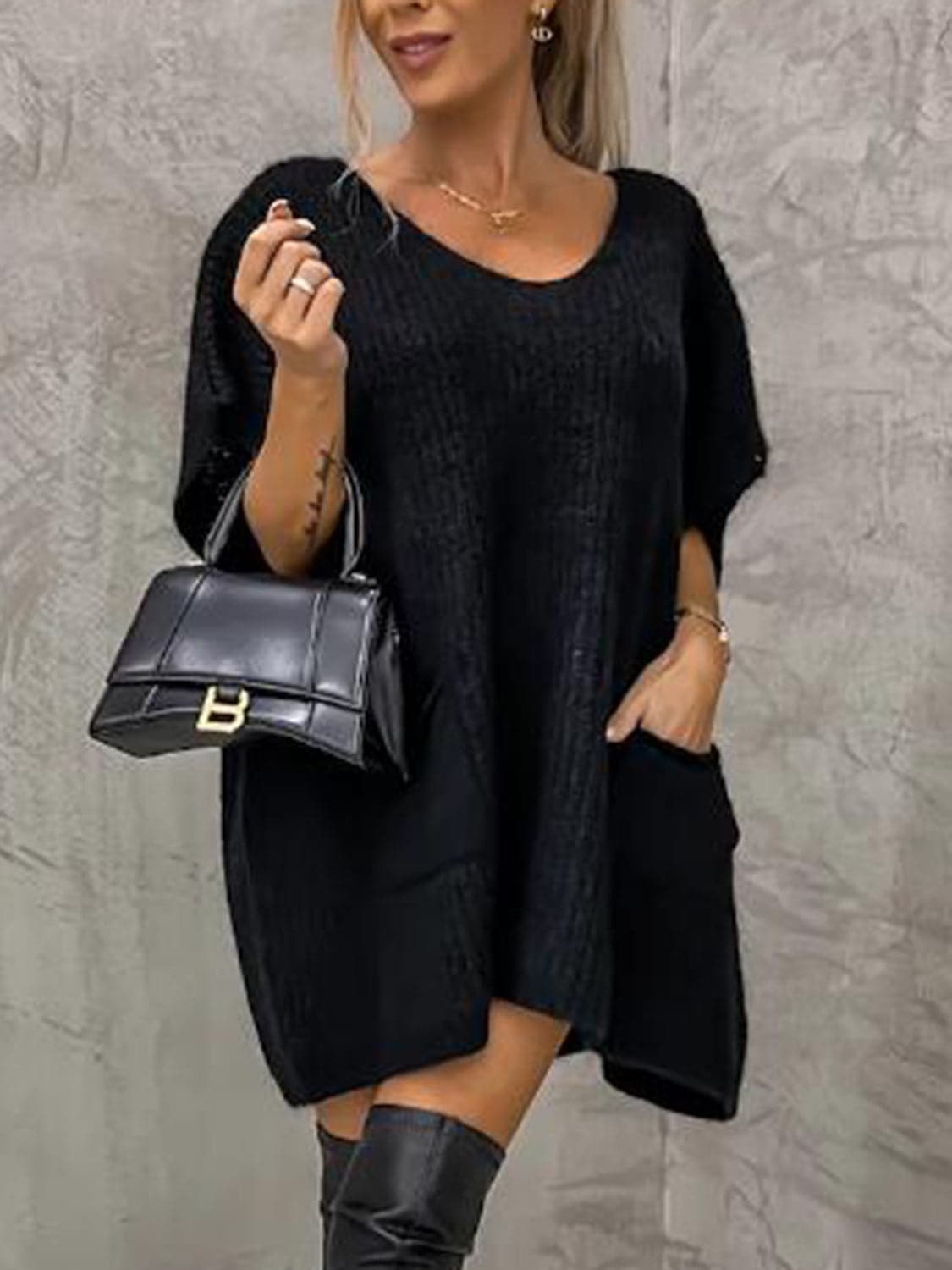 Francesca Robe Tricotée pour Femme – Maille Douce avec Col en V, Coupe Décontractée, Manches Courtes et Poches Avant