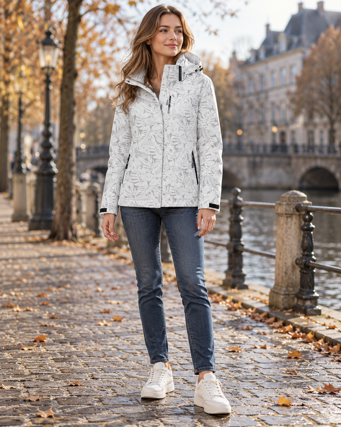 Carmina Veste Femme Imperméable Légère à Feuilles, Capuche et Poches Zippées de Pluie