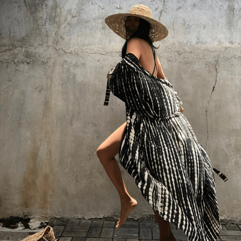Brenna Robe Kimono Looksy – Imprimé Tie-Dye Boheme & Flydende Midilengde Snit