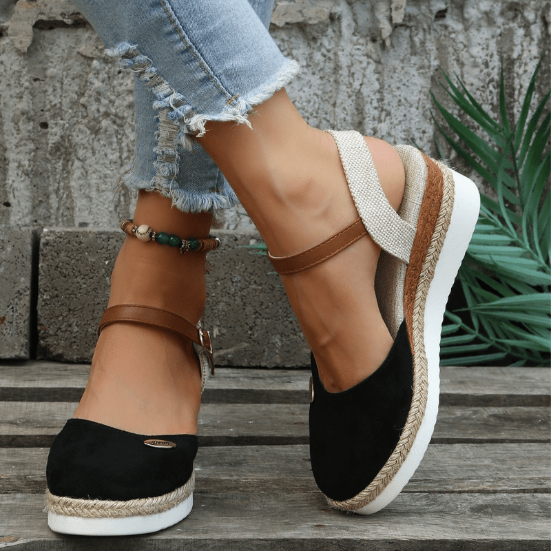 Sandały damskie Carina – eleganckie sandały na koturnie z regulowanym zapięciem na klamrę i w stylu boho