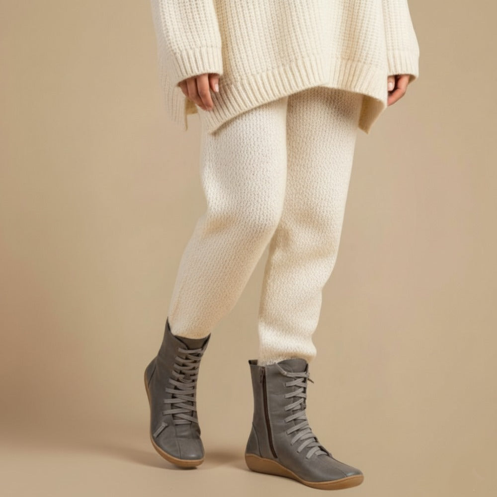 Жіночі півчоботи Melly – ретро чоботи на шнурівці з блискавкою та плоскою підошвою