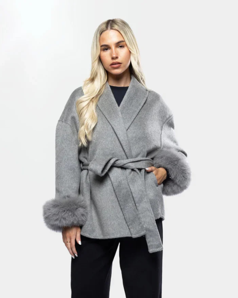 Livia Manteau Luxe Dames – Elegante Winterjas met Mouwen van Imitatiebont & Riem