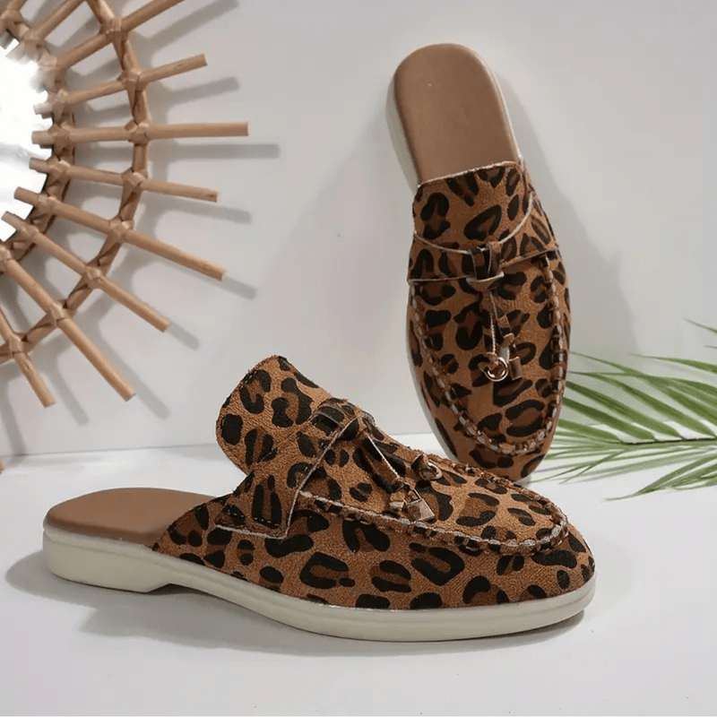 Mokasyny damskie Moira – płaskie pantofle z nadrukiem w panterkę, elastyczną podeszwą i dzikim stylem