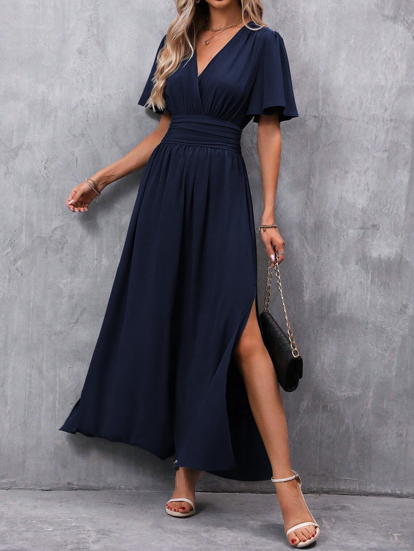 Amy Maxi-jurk voor dames elegant – zwart, V-hals, lichte mouwen & subtiele split