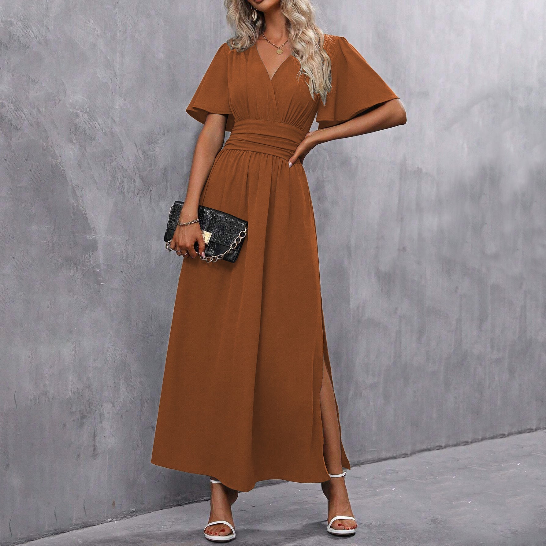 Amy Maxi-jurk voor dames elegant – zwart, V-hals, lichte mouwen & subtiele split