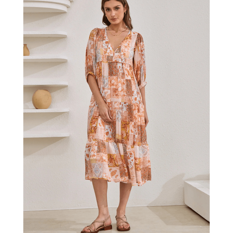 Rosina Robe Longue Looksy – Abstrakt bohemeprint & lagdelt flydende snit