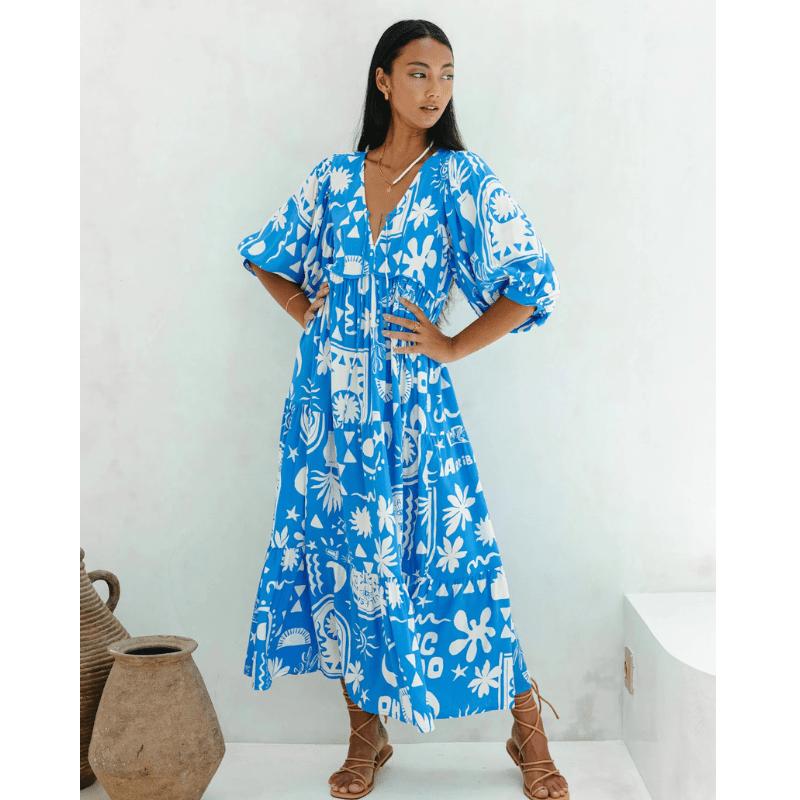 Rosina Robe Longue Looksy – Abstrakt bohemeprint & lagdelt flydende snit