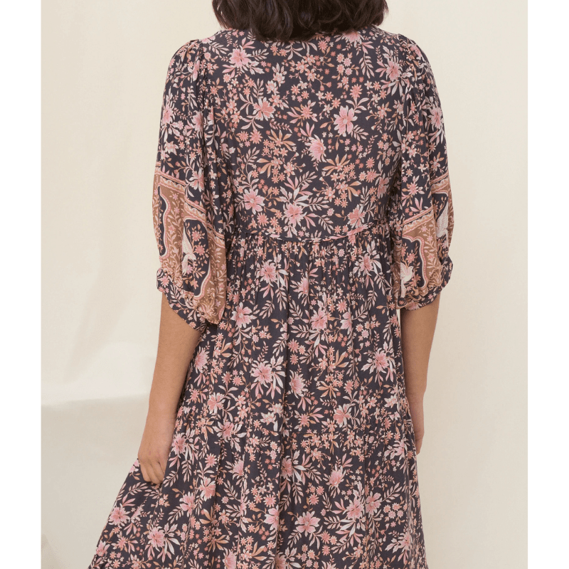 Runa Robe Mi-Longue Looksy – Blomstret Print & Let Sommer Puffede Ærmer