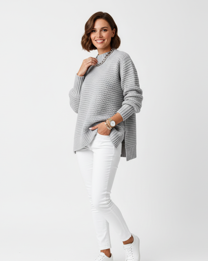 Ženski pulover s visokim ovratnikom oversize – mekani pleteni materijal, širok kroj i zimska udobnost