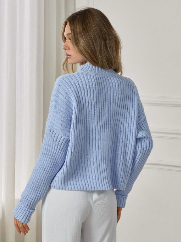 Charlie Pull Femme – Svetr z měkké pleteniny s polovičním vysokým límcem a volným střihem na podzim/zimu