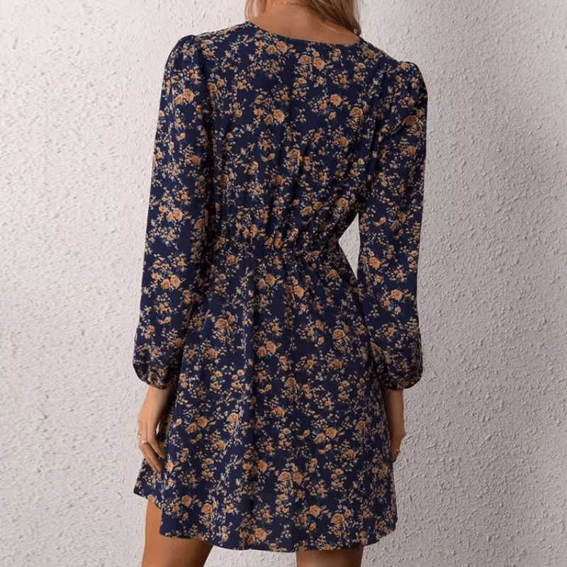 Selina Robe Mini Femme – Romantisk blomsterprint med V-hals og tætsiddende og flydende pasform
