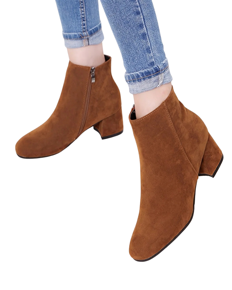 Emmery Bottines Femme en Suédine – Talon Bloc Confortable & Style Intemporel