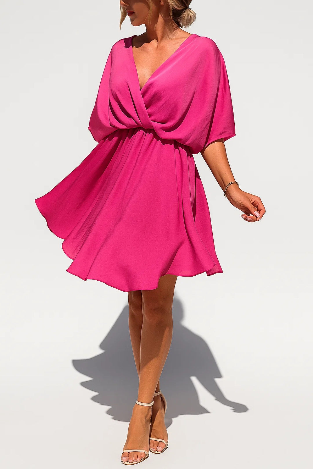 Aleena Robe Courte aus Chiffon – Elegantes Kleid mit V-Ausschnitt, Schleife und leichtem Design
