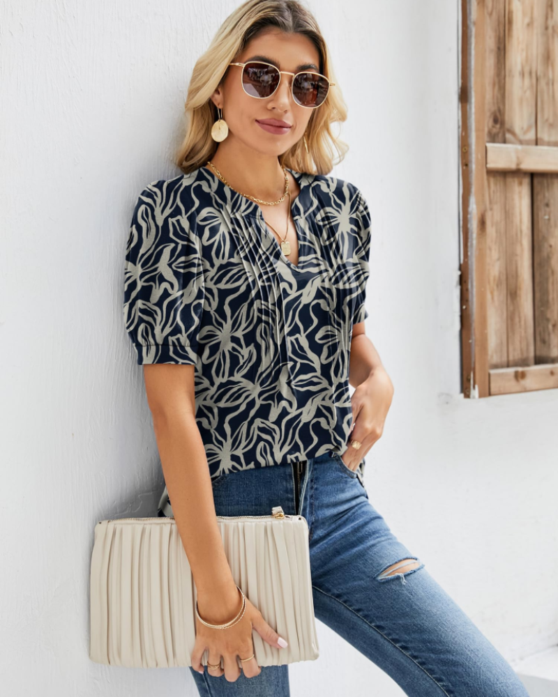 Nina Blouse Femme Été – Col V Fleuri Manches Bouffantes & Coupe Fluide