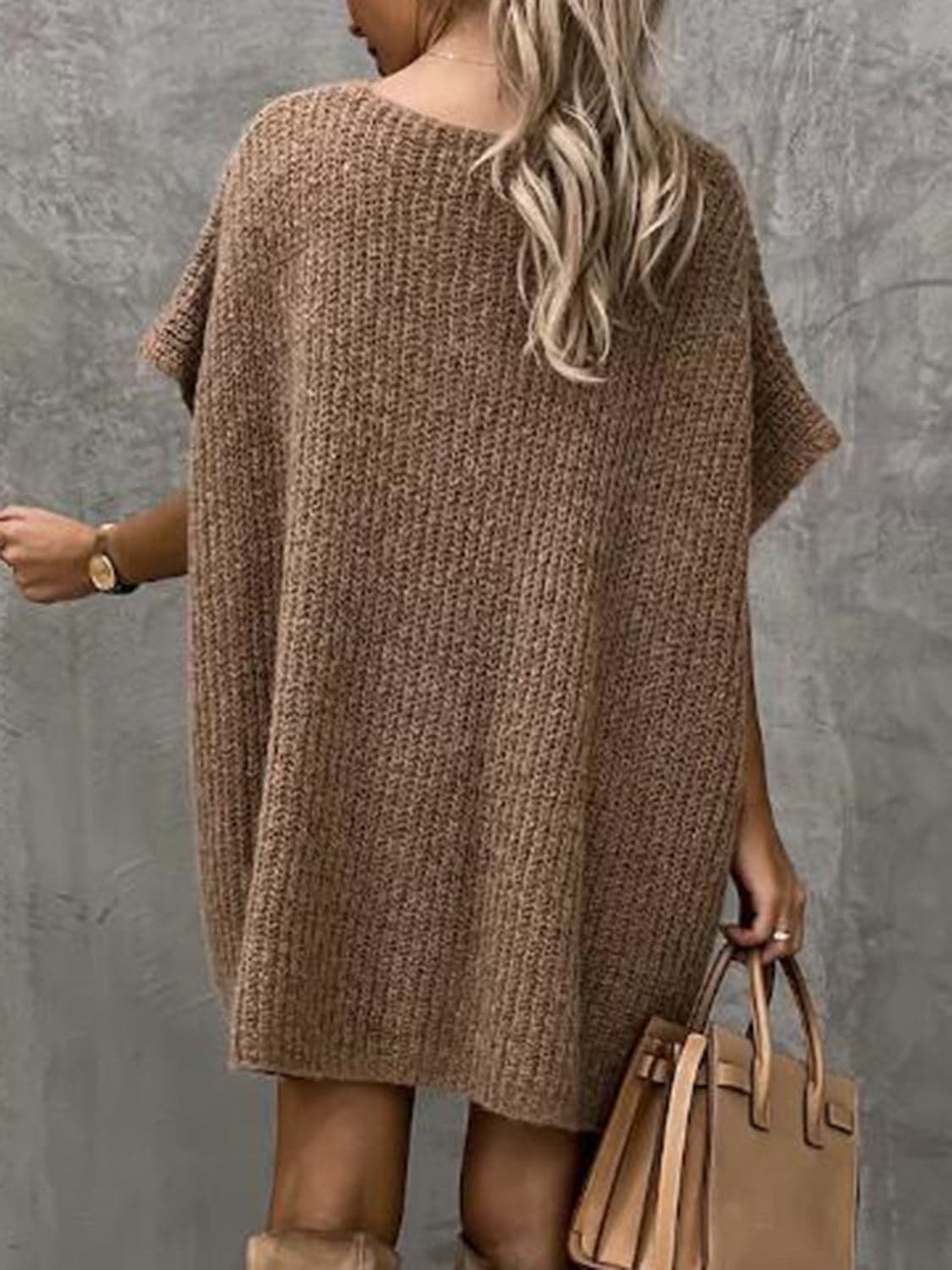 Francesca Robe Tricotée pour Femme – Maille Douce avec Col en V, Coupe Décontractée, Manches Courtes et Poches Avant