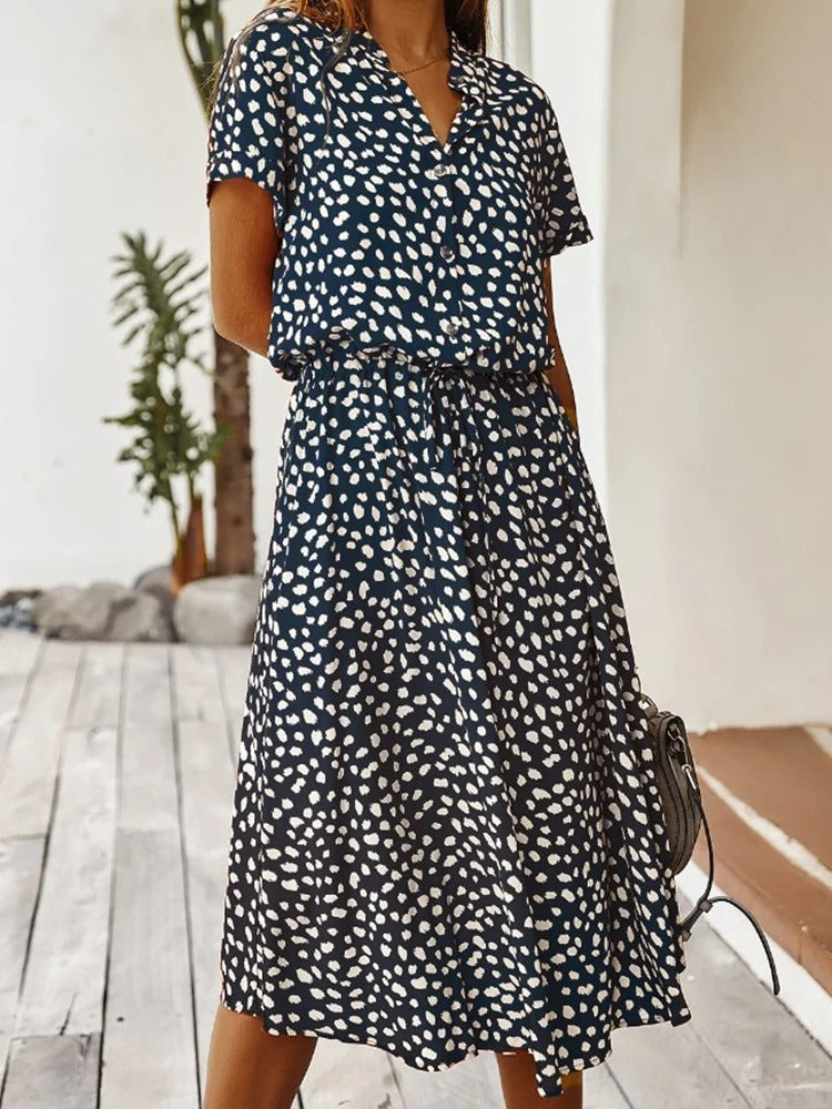 Ulvienne sommerkjole til kvinder – midi-kjole med korte ærmer, bælte i taljen og trendy print