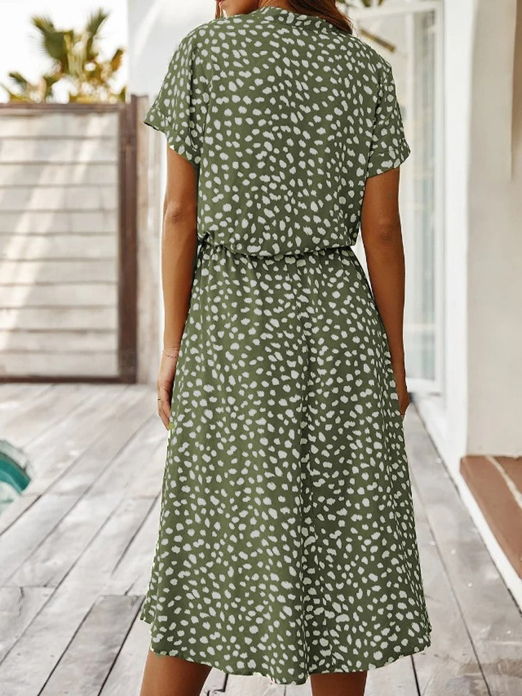 Ulvienne sommerkjole til kvinder – midi-kjole med korte ærmer, bælte i taljen og trendy print