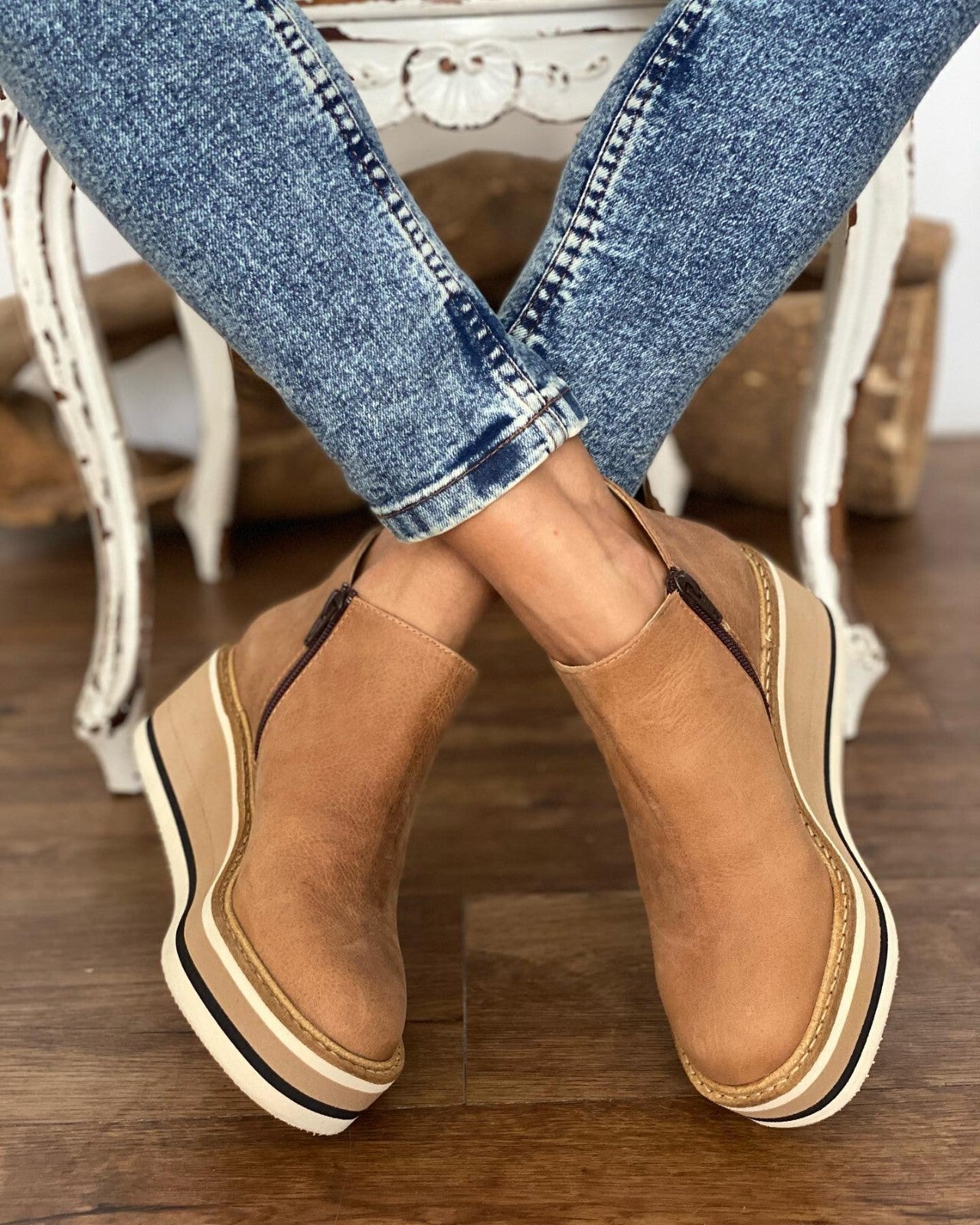 Αθηνά Παπούτσια Γυναικεία – Κομψά και Άνετα Παπούτσια Χειροποίητα