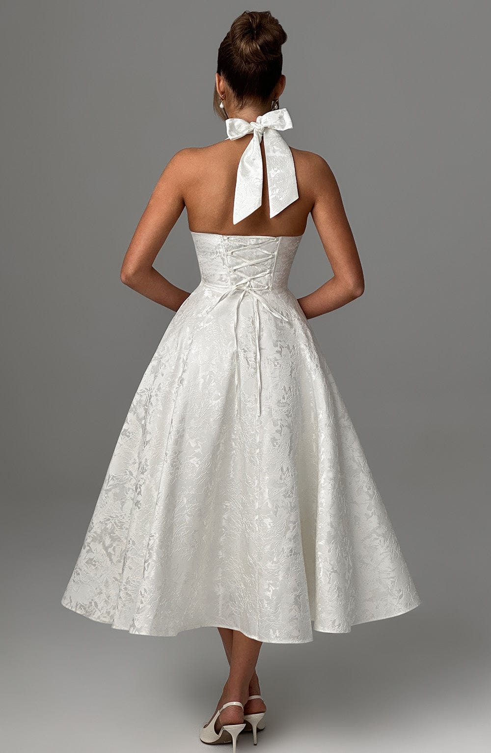 Iris Robe Midi Femme – Rochie Dos Golă în Jacquard Floral cu Corsaj Ajustat & Fustă Evazată