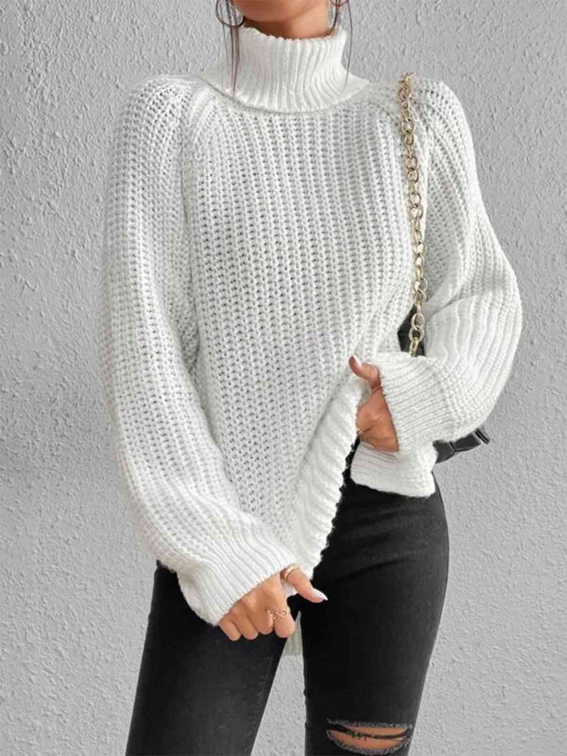 Angela Pull Femme – Pletený rolák s bočním rozparkem, elegantní pro podzim/zimu