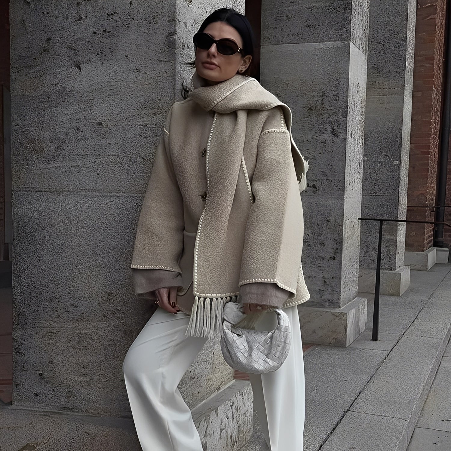 Genevieve Manteau Naisille – Pehmeä Villatakki Huivilla & Hienostunut Leveä Leikkaus