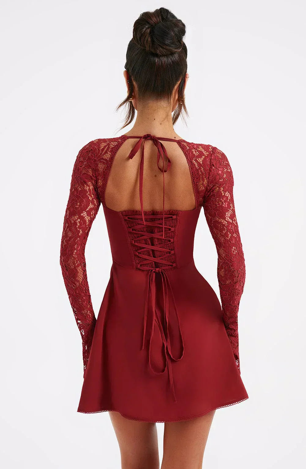 Juliette Robe Mini Femme – Elegant kjole i blonder med hjerteudskæring og tætsiddende pasform