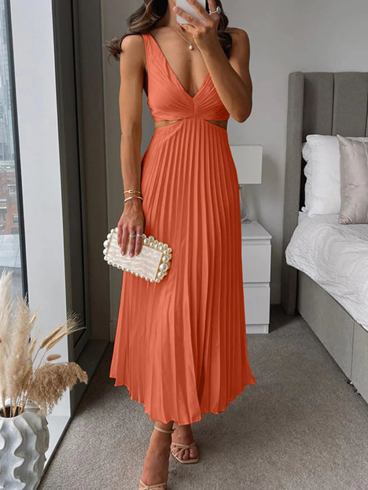 Mila Robe Satinée Femme – Elegantes Midikleid mit V-Ausschnitt, feinen Falten & luxuriösem Schnitt