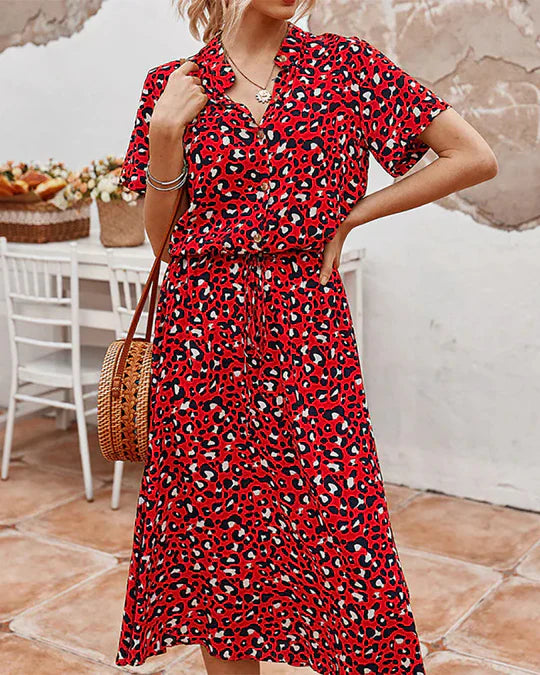 Robe Midi Femme Genevieve – Prikket print med taljeret pasform til afslappede og daglige begivenheder
