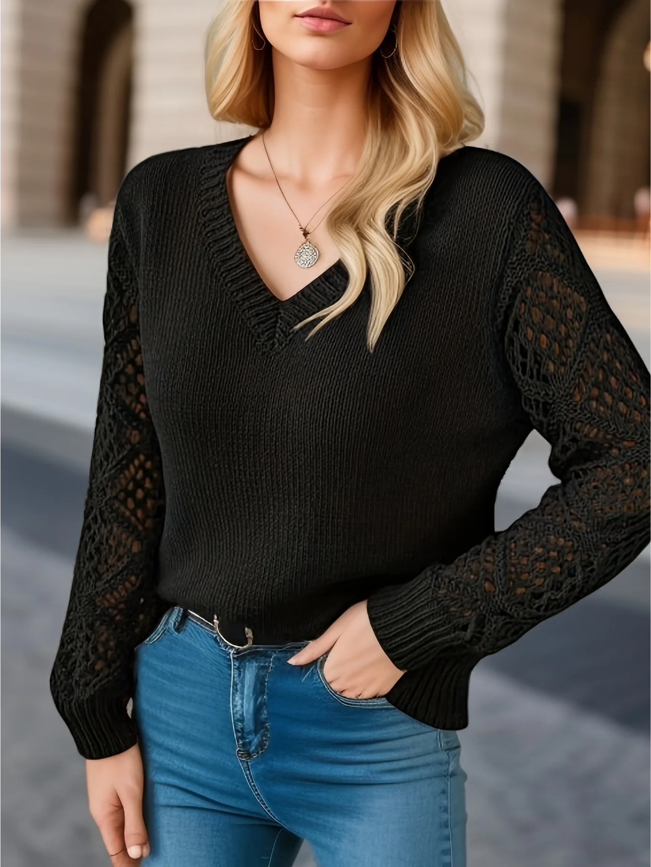 Danny Pull Femme – Ligero, Mangas de Crochet y Cuello en V para un Look Elegante