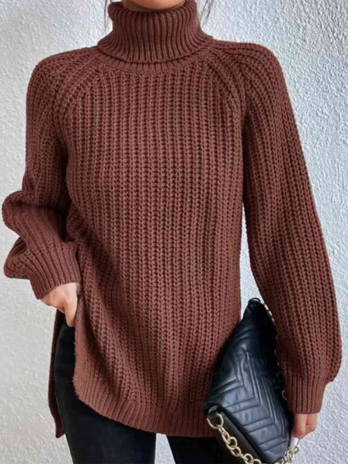 Angela Pull Femme – Pletený rolák s bočním rozparkem, elegantní pro podzim/zimu