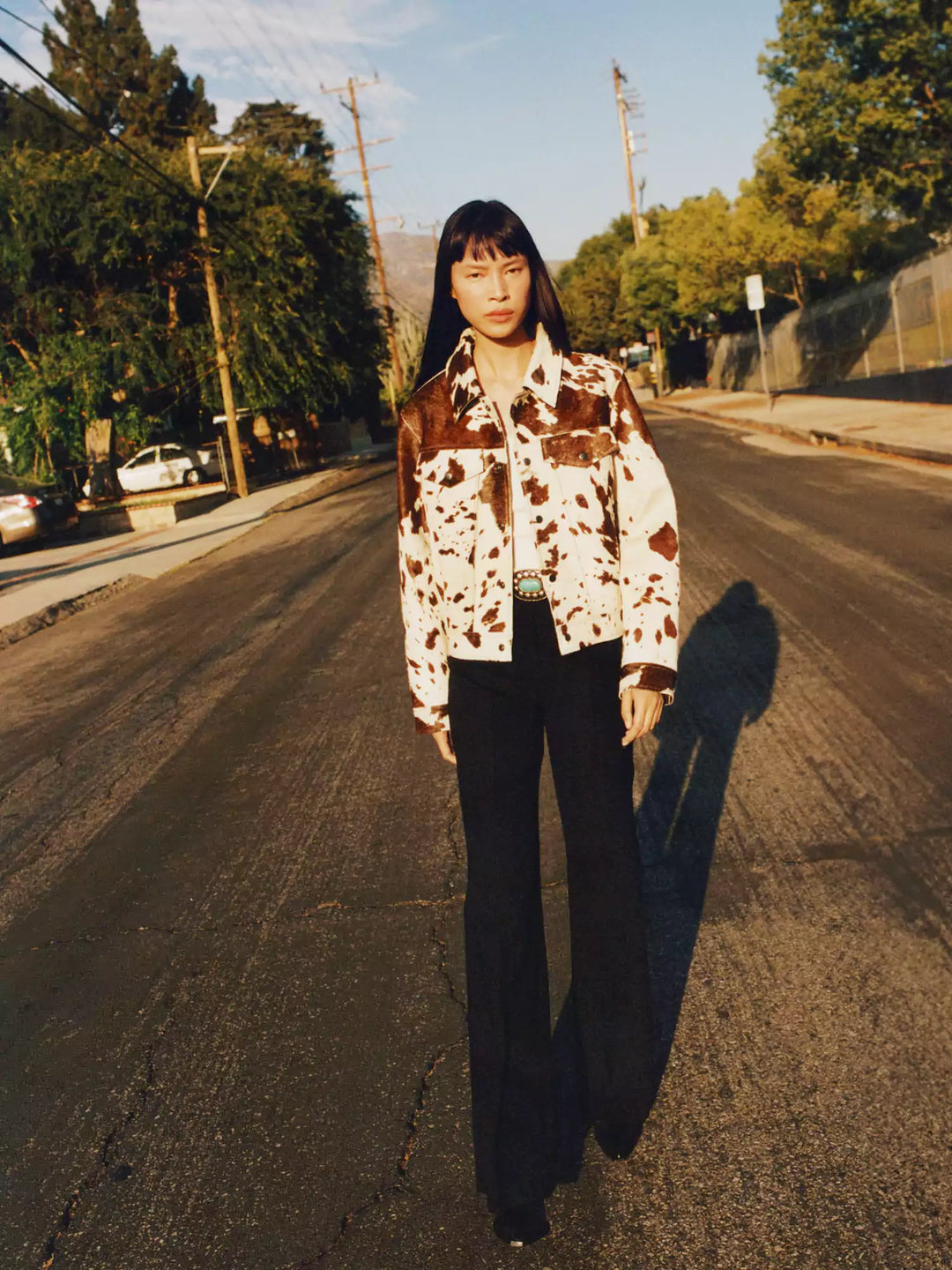 Claudia Veste Motif Vache – Merész, Divatos és Eredeti az Egyedi Megjelenésért