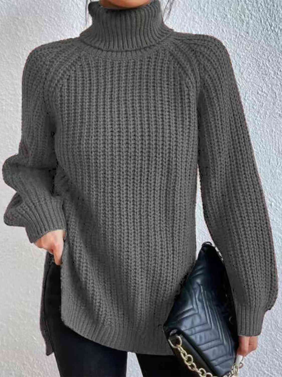 Angela Pull Femme – Pletený rolák s bočním rozparkem, elegantní pro podzim/zimu