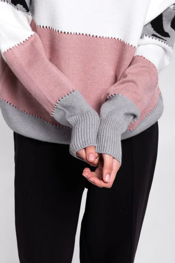 Sweter damski Alianna – szykowny polar z nadrukiem w panterkę, miękki i wygodny na co dzień