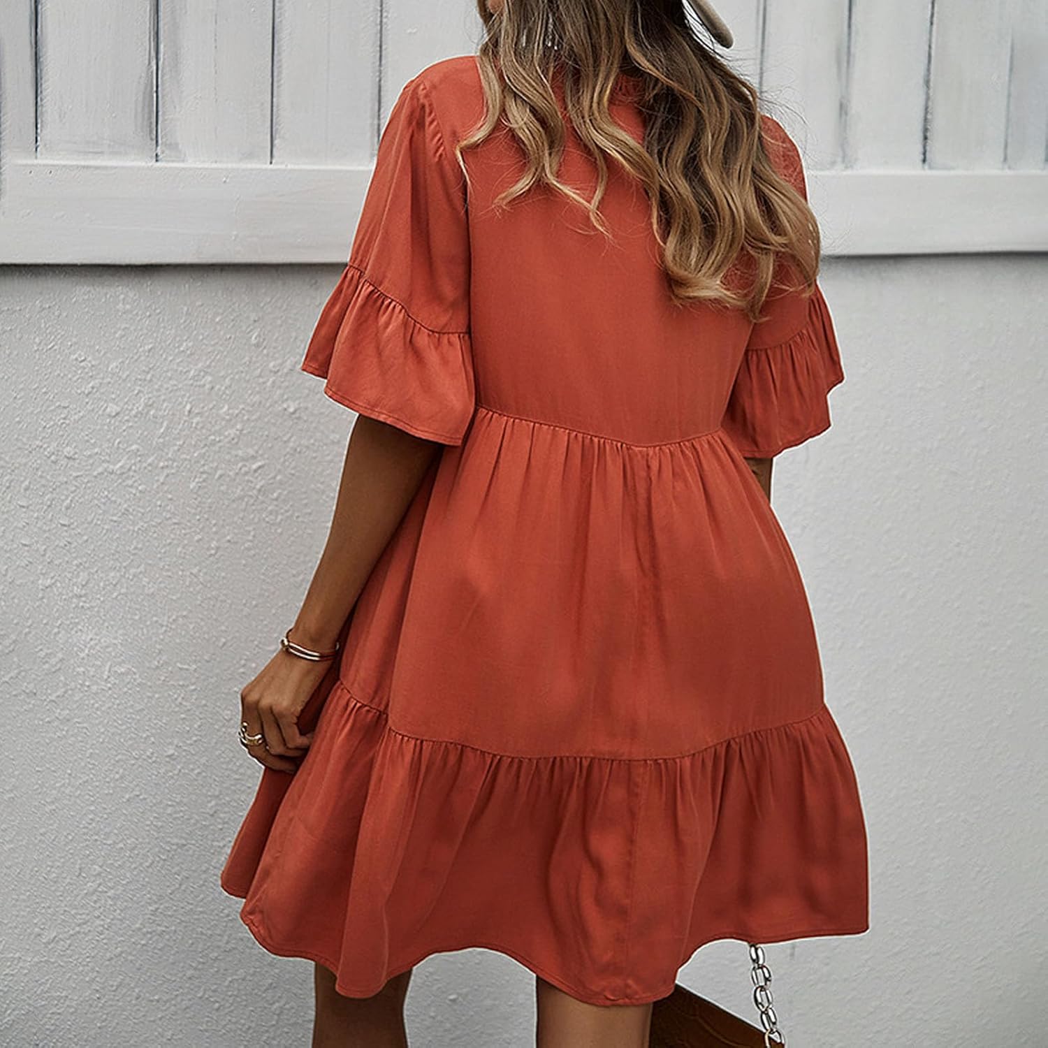 Rochie Léa pentru femei – Rochie mini cu volane, decolteu în V cu nod, mâneci scurte, elegantă, de vară