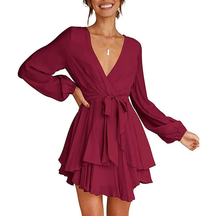 Vestido Curto Feminino Cléo – Vestido Evasê com Decote em V, Cinto e Mangas Compridas
