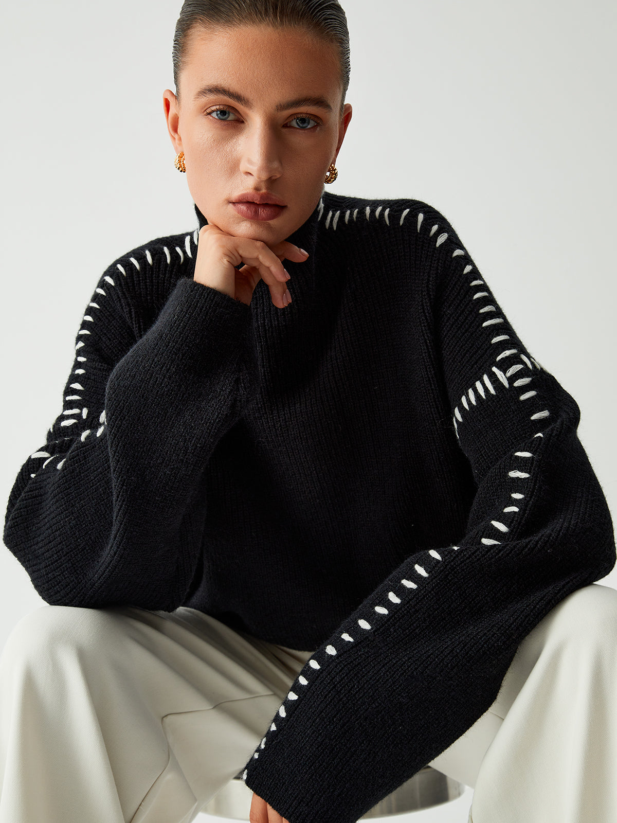 Kayla Genser Dame – Oversized genser med høy hals i myk, chic og komfortabel strikk