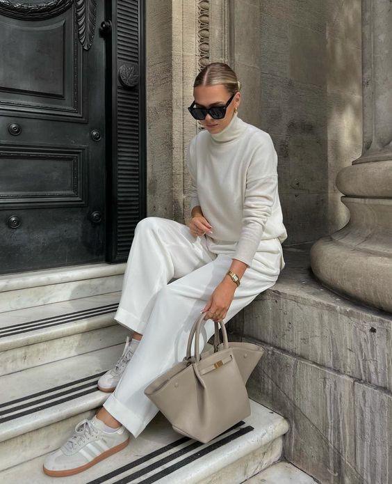 Celestina Τσάντα Χειρός Γυναικεία – Κομψή από Βιώσιμο Vegan Δέρμα με Χρυσό Κούμπωμα και Μεγάλο Χώρο