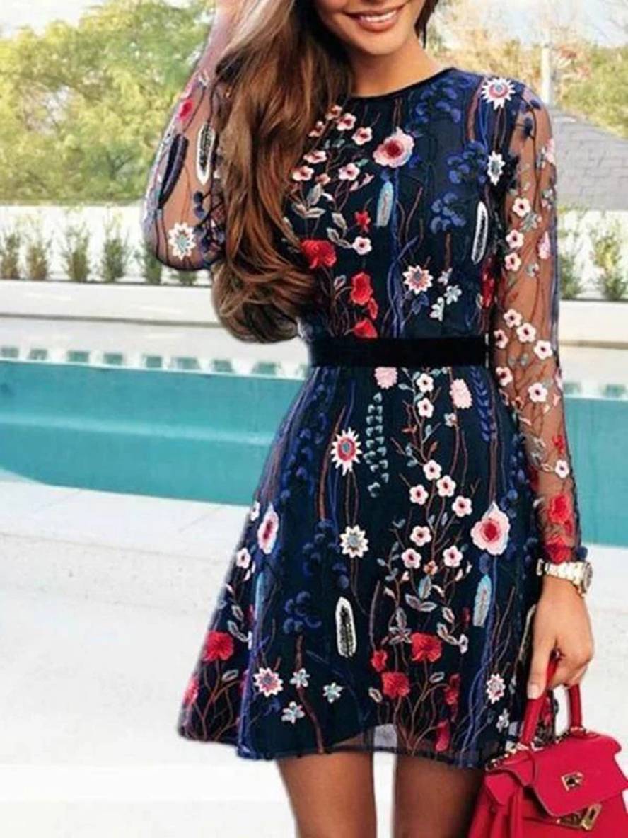 Daizrie Damesjurk – Korte Geborduurde Bloemenjurk met Lange Mouwen & Elegante Ronde Hals
