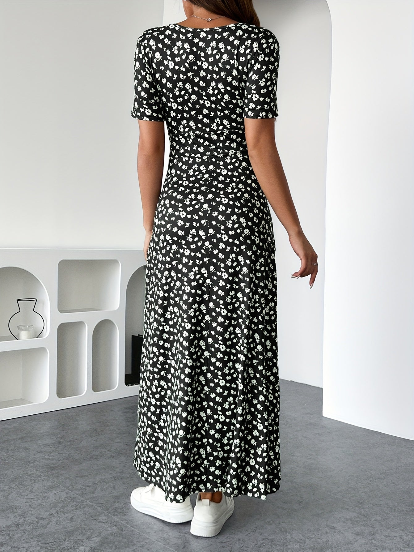Florezia Robe Longue Femme – Chic og flydende sommerkjole med blomster til feminin elegance