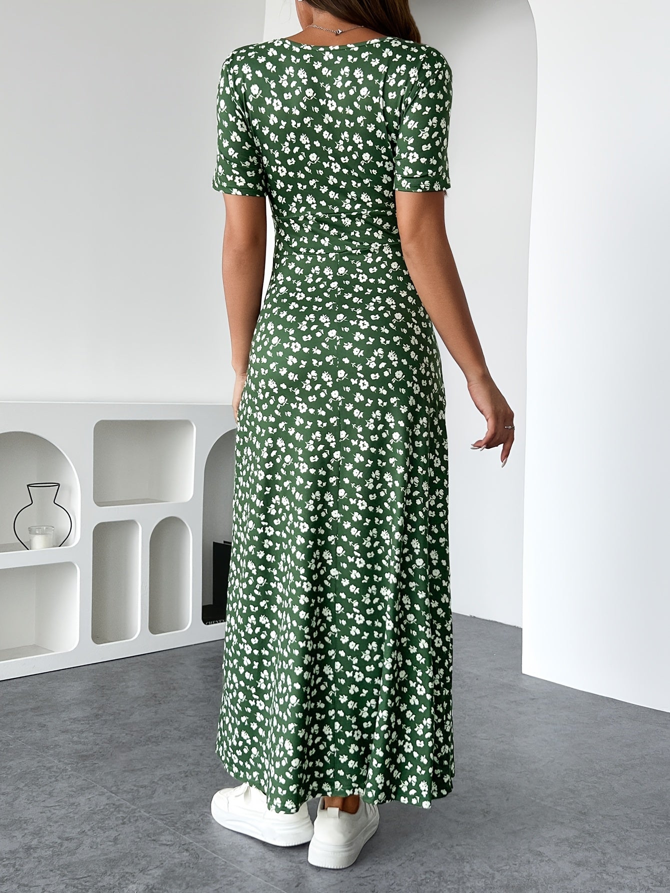 Florezia Robe Longue Femme – Chic og flydende sommerkjole med blomster til feminin elegance