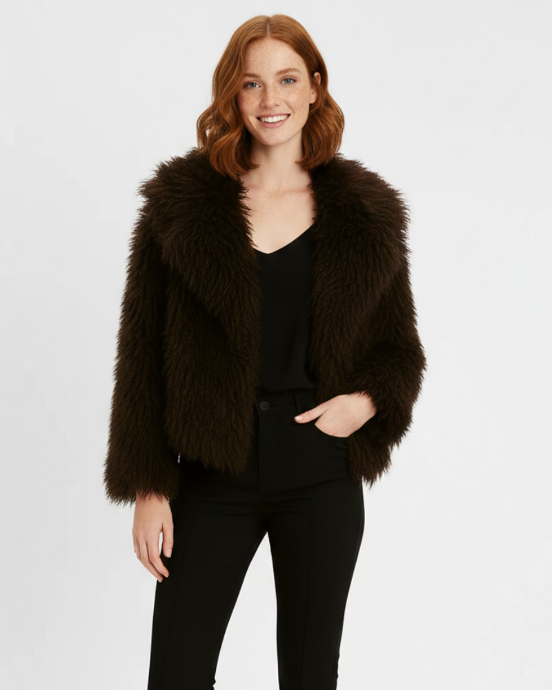 Melody Korte Damesjas van Namaakbont – Rijkelijke Volumes & Gedurfde Modestijl