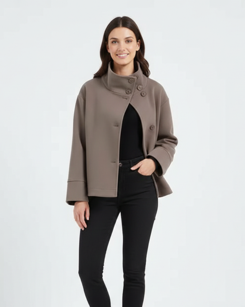 Наталія Мантьо Корт Жіночий – Подвійне Застібання Класичне, Приталений Крой і Витончений Стиль