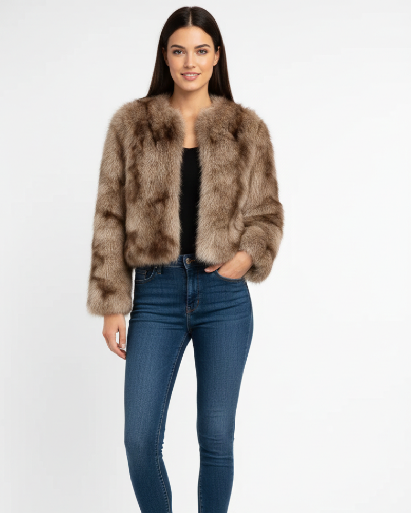 Norra Korte Damesjas van Namaakbont – Elegant en Glamoureus Wintervolume